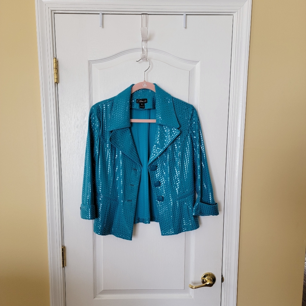 Clara Sun Woo, Stylish Teal Jacket for Women